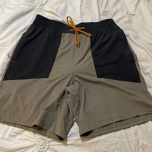 Men's lululemon shorts size L